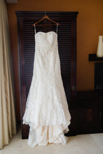 Load image into Gallery viewer, Allure &#39;8917&#39; size 16 used wedding dress front view on hanger
