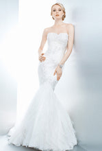 Load image into Gallery viewer, Matthew Christopher &#39;Hannah&#39; - Matthew Christopher - Nearly Newlywed Bridal Boutique - 2

