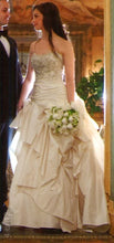 Load image into Gallery viewer, Kenneth Pool &#39;Alana&#39; - Kenneth Pool - Nearly Newlywed Bridal Boutique - 8
