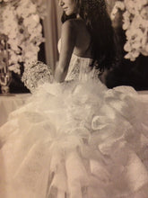 Load image into Gallery viewer, Pnina Tornai Kleinfeld Style 4152 Wedding Dress - Pnina Tonai - Nearly Newlywed Bridal Boutique - 7
