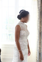 Load image into Gallery viewer, Stephen Yearick &#39;14196&#39; size 4 used wedding dress side view on bride
