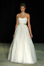 Load image into Gallery viewer, Anne Barge &#39;Swan Lake&#39; - Anne Barge - Nearly Newlywed Bridal Boutique - 2
