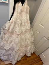 Load image into Gallery viewer, Allure Bridals &#39;9400&#39;
