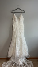 Load image into Gallery viewer, Allure Bridals &#39;L468&#39;
