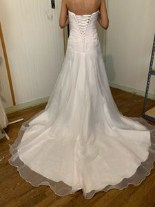Alfred Angelo '2329'