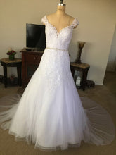 Load image into Gallery viewer, Mori Lee &#39;Marciana-8117&#39; size 10 new wedding dress front view on mannequin
