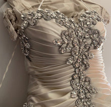 Load image into Gallery viewer, Pnina Tornai &#39;4019&#39; &amp; Matching Veil
