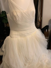 Load image into Gallery viewer, White by Vera Wang &#39;Tulle Ball Gown Vw351157&#39;
