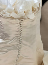 Load image into Gallery viewer, Vera Wang Luxe &#39;Vintage Simple Satin Strapless A-Line with Lace Train&#39;
