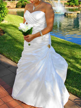 Load image into Gallery viewer, Mori Lee &#39;Beautiful Strapless&#39; size 12 used wedding dress front view on bride
