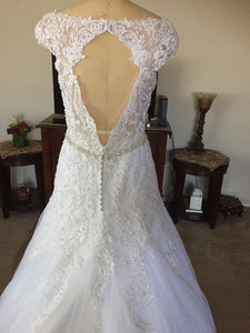 Mori Lee 'Marciana-8117' size 10 new wedding dress back view on mannequin