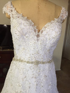Mori Lee 'Marciana-8117' size 10 new wedding dress front view on mannequin