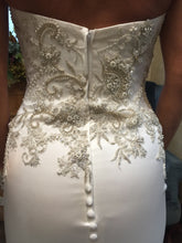 Load image into Gallery viewer, Casablanca &#39;2202&#39; size 2 new wedding dress back view close up on bride
