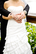 Load image into Gallery viewer, Allure &#39;8713&#39; - Allure - Nearly Newlywed Bridal Boutique - 1
