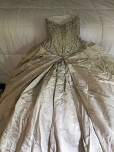 Load image into Gallery viewer, Amsale &#39;Satin Sweetheart Ballgown RN 94592&#39;
