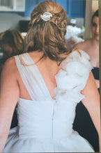 Load image into Gallery viewer, Monique Lhuillier &#39;Bailey&#39; - Monique Lhuillier - Nearly Newlywed Bridal Boutique - 2
