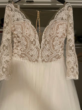 Load image into Gallery viewer, Maggie Sottero &#39;Mallory Dawn 9MS114&#39;

