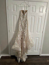 Load image into Gallery viewer, Allure Bridals &#39;9560L&#39;
