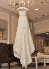Load image into Gallery viewer, Pnina Tornai P74093x Lace Wedding Dress - Pnina Tornai - Nearly Newlywed Bridal Boutique - 4

