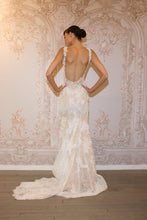 Load image into Gallery viewer, Monique Lhuillier &#39;Calla&#39; - Monique Lhuillier - Nearly Newlywed Bridal Boutique - 1
