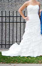 Load image into Gallery viewer, Allure &#39;8713&#39; - Allure - Nearly Newlywed Bridal Boutique - 3
