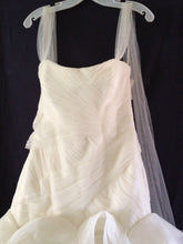 Load image into Gallery viewer, White by Vera Wang &#39;Fit and Flare&#39; - White by Vera Wang - Nearly Newlywed Bridal Boutique - 5
