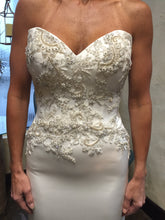 Load image into Gallery viewer, Casablanca &#39;2202&#39; size 2 new wedding dress front view close up on bride
