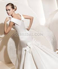 Load image into Gallery viewer, La Sposa &#39;Dorothy&#39; - La Sposa - Nearly Newlywed Bridal Boutique - 2
