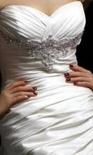 Load image into Gallery viewer, Enzoani &#39;Brooklyn&#39; - Enzoani - Nearly Newlywed Bridal Boutique - 3
