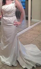 Load image into Gallery viewer, Marisa &#39;855&#39; - Marisa - Nearly Newlywed Bridal Boutique - 2
