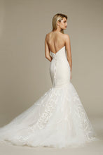 Load image into Gallery viewer, Jim Hjelm &#39;8551&#39; - Jim Hjelm - Nearly Newlywed Bridal Boutique - 2
