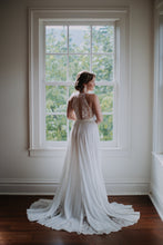 Load image into Gallery viewer, Rue De Seine &#39;Lark&#39; size 4 used wedding dress back view on bride
