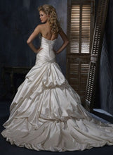 Load image into Gallery viewer, Maggie Sottero &#39;Kendra&#39; size 8 used wedding dress back view on model
