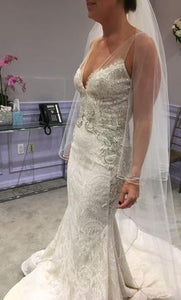 Lazaro '3715' size 6 new wedding dress side view on bride