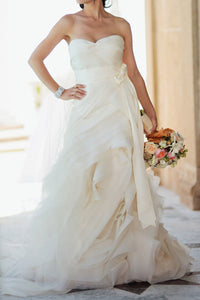 Vera Wang 'Erica' size 0 used wedding dress front view on bride