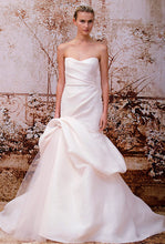 Load image into Gallery viewer, Monique Lhuillier &#39;Madison&#39; - Monique Lhuillier - Nearly Newlywed Bridal Boutique - 1
