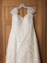 Load image into Gallery viewer, Maggie Sottero &#39;Lorie&#39; - Maggie Sottero - Nearly Newlywed Bridal Boutique - 1
