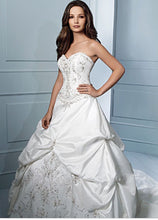 Load image into Gallery viewer, Alfred Angelo &#39;Sapphire Collection 758&#39; size 12 used wedding dress front view on model
