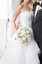 Load image into Gallery viewer, Monique Lhuillier &#39;Hazel&#39; - Monique Lhuillier - Nearly Newlywed Bridal Boutique - 1
