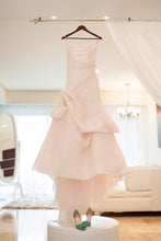 Load image into Gallery viewer, Monique Lhuillier &#39;Madison&#39; - Monique Lhuillier - Nearly Newlywed Bridal Boutique - 3
