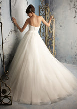 Load image into Gallery viewer, Mori Lee Blu &#39;5172&#39; size 6 sample wedding dress back view on model
