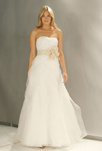 Load image into Gallery viewer, Wtoo &#39;Gwenyth&#39; - Wtoo - Nearly Newlywed Bridal Boutique - 1
