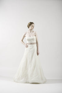 Vera Wang Ivory Lace Organza Gown - Vera Wang - Nearly Newlywed Bridal Boutique - 1