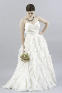 Monique Lhuillier Winter Ruffled Organza Dress - Monique Lhuillier - Nearly Newlywed Bridal Boutique - 1