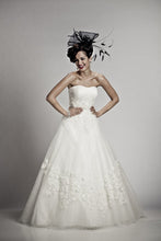 Load image into Gallery viewer, Matthew Christopher &#39;Peggy Sue&#39; - Matthew Christopher - Nearly Newlywed Bridal Boutique - 5
