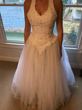 Load image into Gallery viewer, Oleg Cassini &#39;Tulle&#39; size 6 used wedding dress front view on bride
