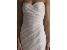 Load image into Gallery viewer, Monique Lhuillier &#39;Peony&#39; size 4 used wedding dress front view close up on bride
