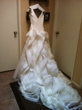 Load image into Gallery viewer, Vera Wang White &#39;Whimsical&#39; - Vera Wang White - Nearly Newlywed Bridal Boutique - 1
