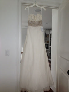 Monique Lhuillier 'Bliss' 0902 Wedding Dress - Monique Lhuillier - Nearly Newlywed Bridal Boutique - 3