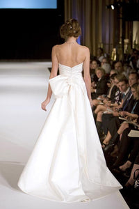 Jenny Lee 'Silk Taffeta' size 4 used wedding dress back view on model